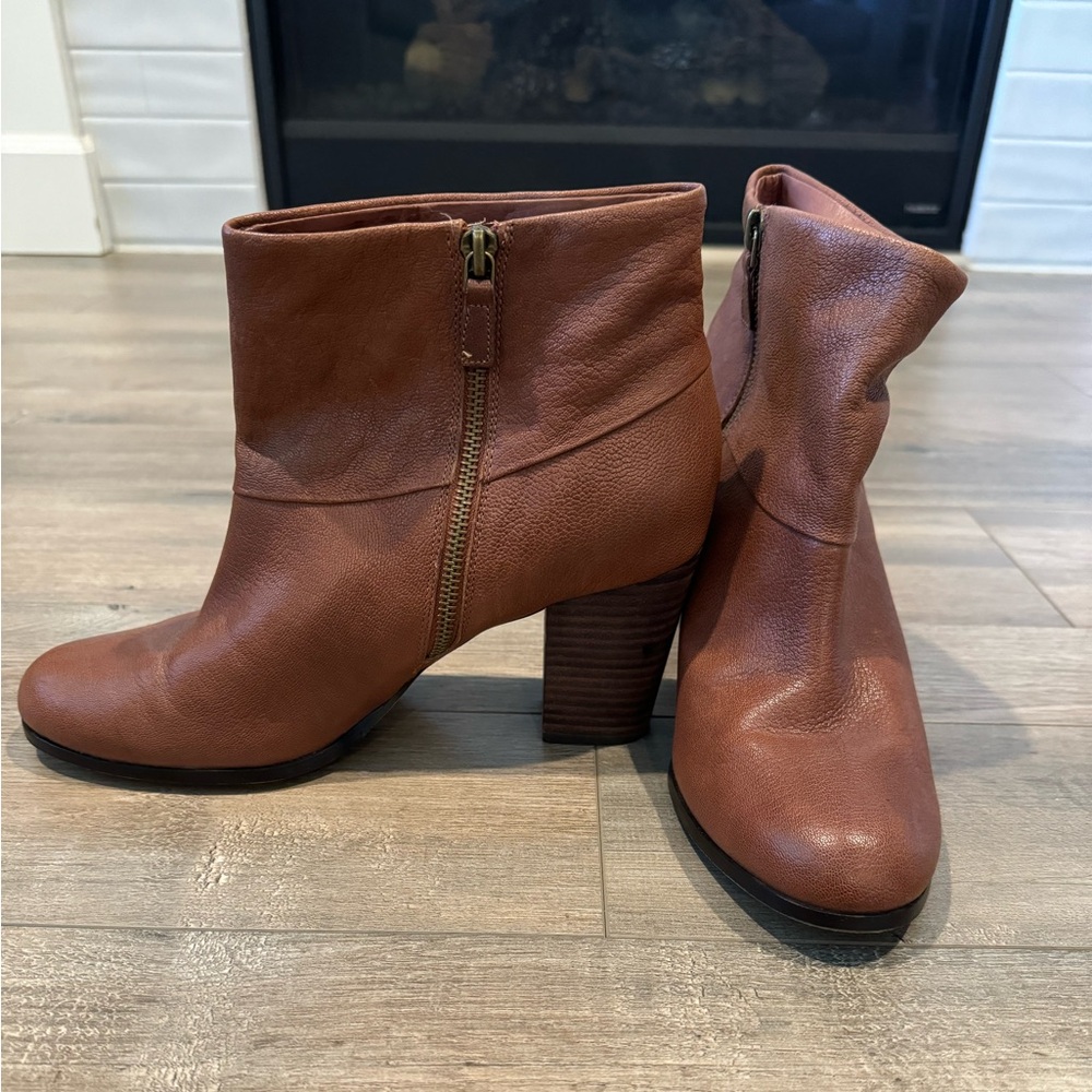 Cole Haan/NIKEAIR brown ankle booties
